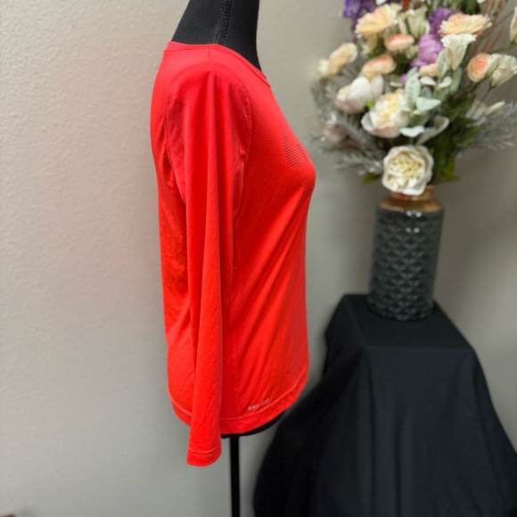 Nike Dri-FIT Long Sleeve Red/Orange Athletic Top – Size M - Picture 4 of 8